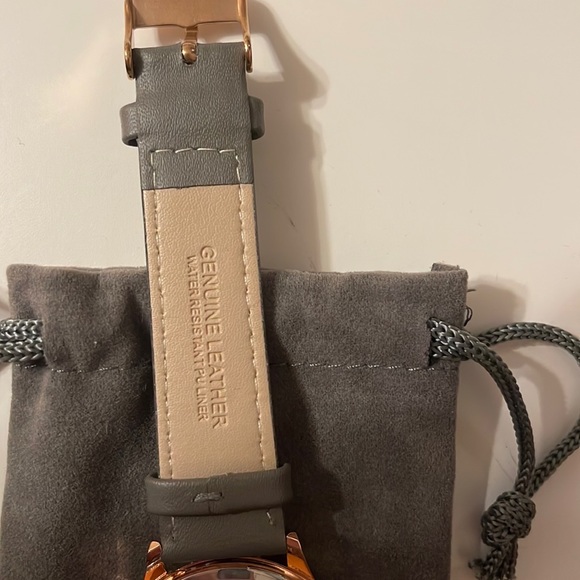 Monroé rose gold watch - Picture 6 of 6